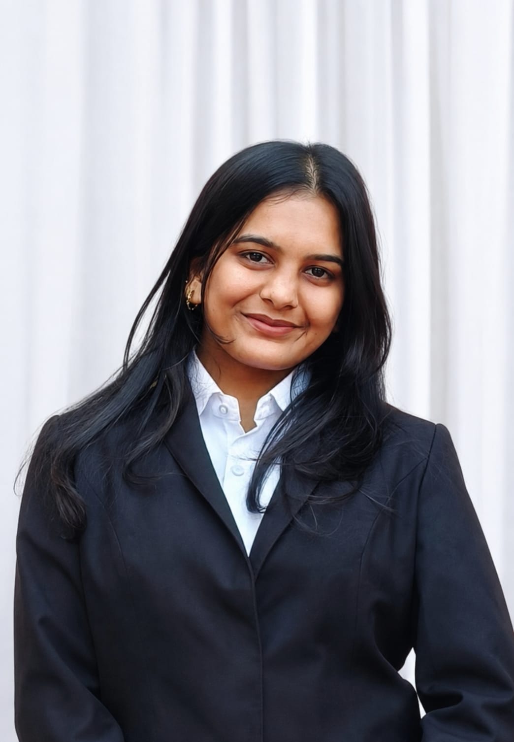 Adv. Riyanshi Lashkari